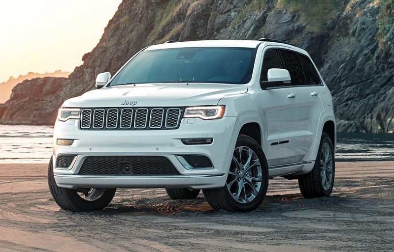  The 2020 Jeep Grand Cherokee is a great midsize SUV in Salina Kansas 