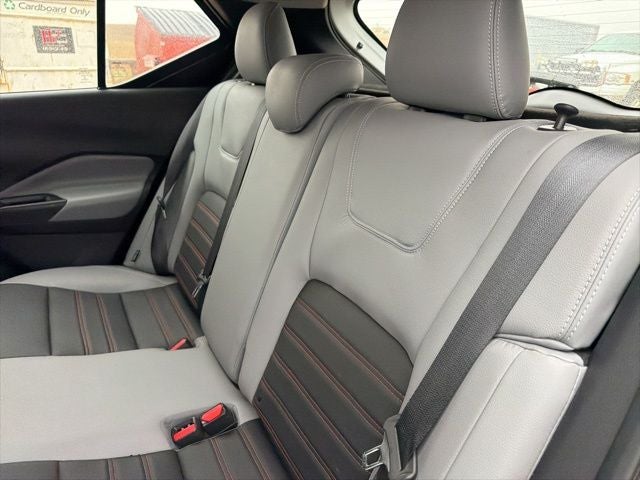 2021 Nissan Kicks SR