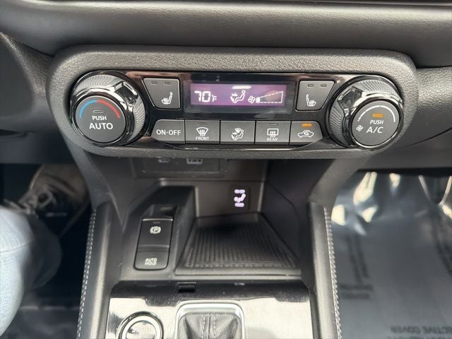 2021 Nissan Kicks SR