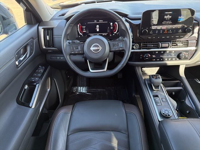 2024 Nissan Pathfinder Platinum