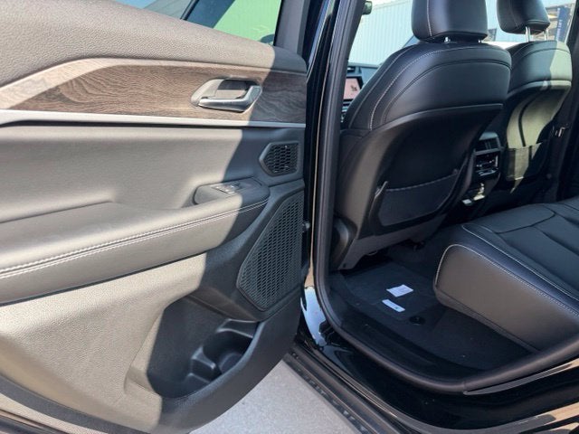 2027 Jeep Grand Cherokee GRAND CHEROKEE LIMITED 4X4
