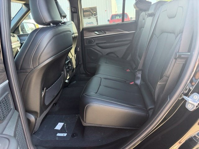 2027 Jeep Grand Cherokee GRAND CHEROKEE LIMITED 4X4