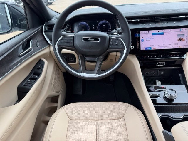 2027 Jeep Grand Cherokee GRAND CHEROKEE LIMITED 4X4