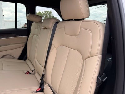 2027 Jeep Grand Cherokee GRAND CHEROKEE LIMITED 4X4