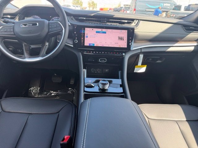 2027 Jeep Grand Cherokee GRAND CHEROKEE LIMITED 4X4