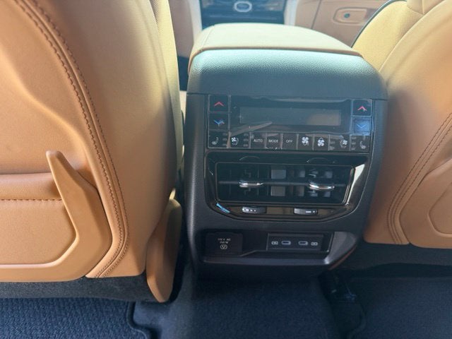 2027 Jeep Grand Cherokee GRAND CHEROKEE SUMMIT 4X4