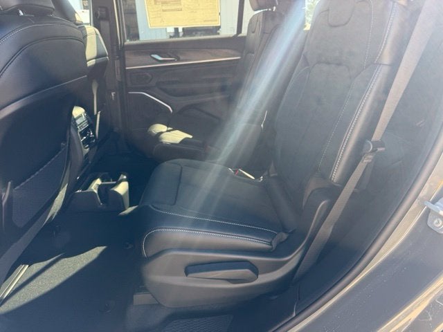 2027 Jeep Grand Cherokee L Limited Reserve