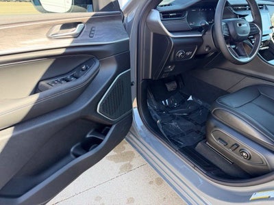 2027 Jeep Grand Cherokee L Limited Reserve