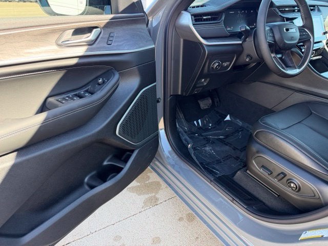 2027 Jeep Grand Cherokee L Limited Reserve