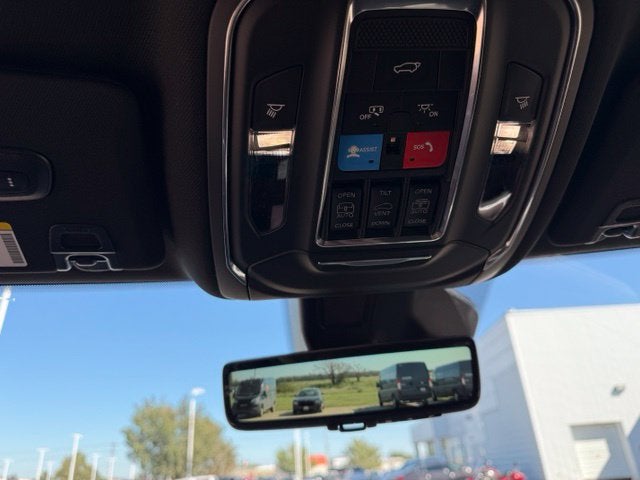 2027 Jeep Grand Cherokee L Limited Reserve