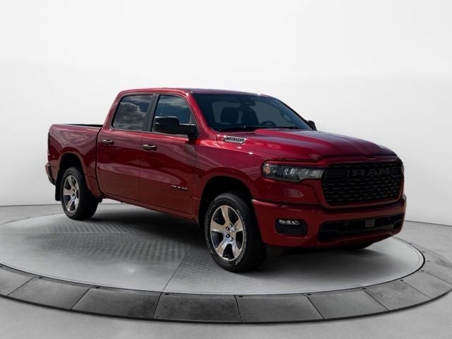 2026 RAM 1500 RAM 1500 EXPRESS CREW CAB 4X4 5'7' BOX