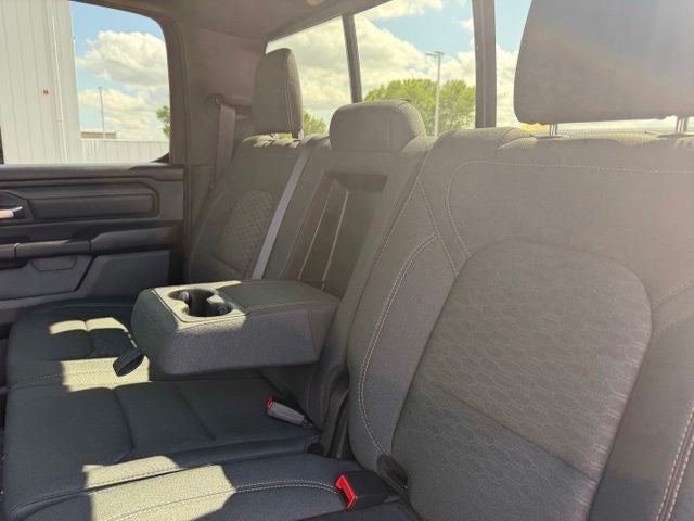 2026 RAM 1500 RAM 1500 EXPRESS CREW CAB 4X4 5'7' BOX