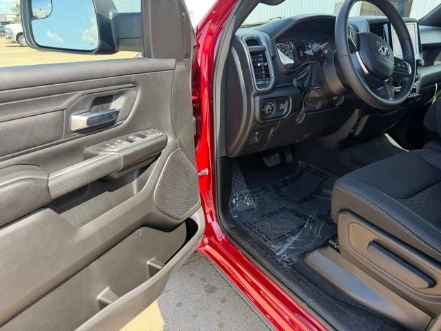 2026 RAM 1500 RAM 1500 EXPRESS CREW CAB 4X4 5'7' BOX