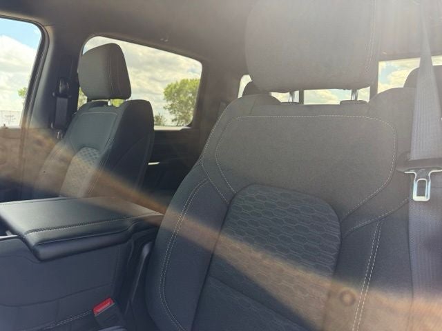 2026 RAM 1500 RAM 1500 EXPRESS CREW CAB 4X4 5'7' BOX