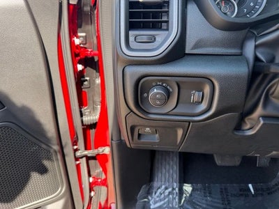 2026 RAM 1500 RAM 1500 EXPRESS CREW CAB 4X4 5'7' BOX