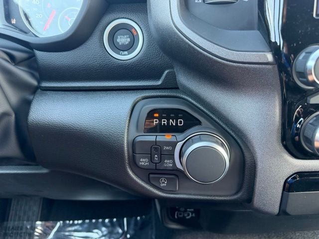 2026 RAM 1500 RAM 1500 EXPRESS CREW CAB 4X4 5'7' BOX