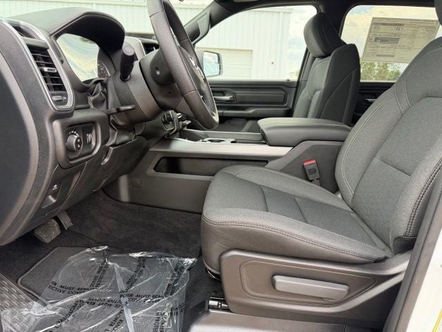 2026 RAM 1500 RAM 1500 EXPRESS CREW CAB 4X4 5'7' BOX