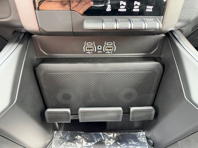 2026 RAM 1500 RAM 1500 EXPRESS CREW CAB 4X4 5'7' BOX