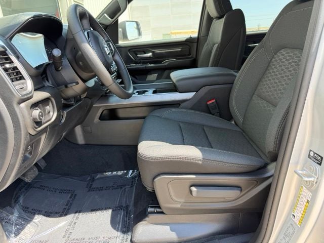 2026 RAM 1500 RAM 1500 EXPRESS CREW CAB 4X4 5'7' BOX