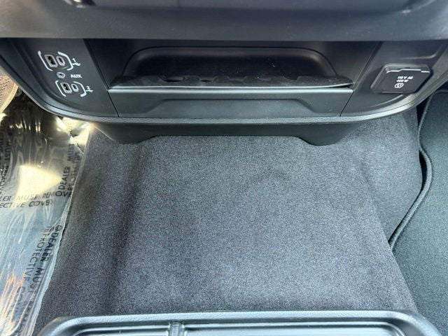 2026 RAM 2500 RAM 2500 TRADESMAN CREW CAB 4X4 6'4' BOX