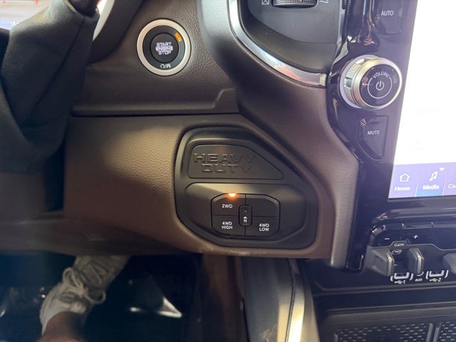 2026 RAM 2500 RAM 2500 LARAMIE CREW CAB 4X4 6'4' BOX