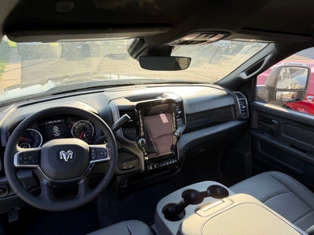 2026 RAM 3500 RAM 3500 TRADESMAN CREW CAB 4X4 8' BOX