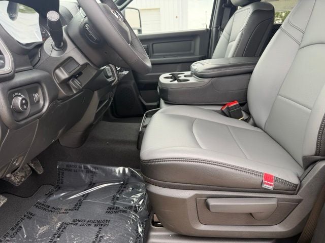 2026 RAM 3500 RAM 3500 TRADESMAN CREW CAB 4X4 8' BOX