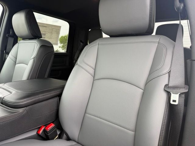2026 RAM 3500 RAM 3500 TRADESMAN CREW CAB 4X4 8' BOX