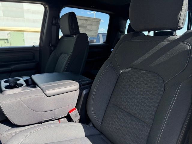 2026 RAM 1500 RAM 1500 EXPRESS CREW CAB 4X4 5'7' BOX