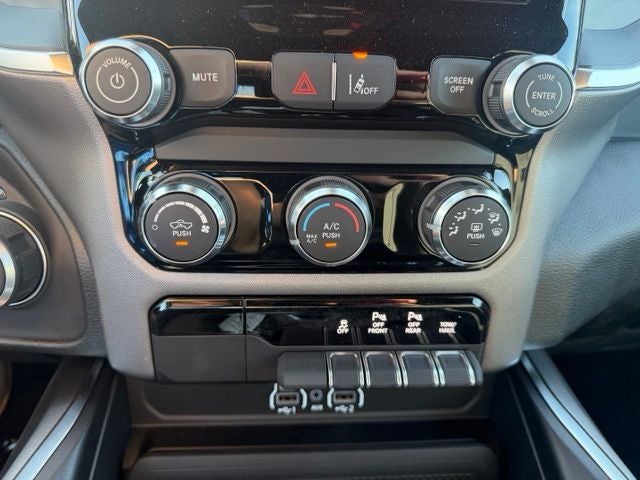 2026 RAM 1500 RAM 1500 EXPRESS CREW CAB 4X4 5'7' BOX