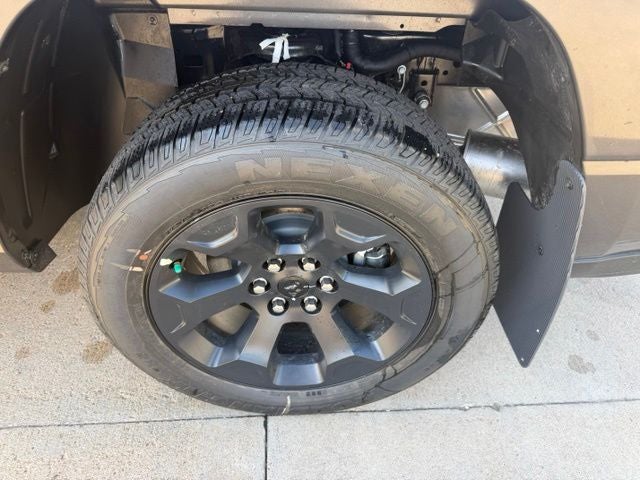 2026 RAM 1500 RAM 1500 EXPRESS CREW CAB 4X4 5'7' BOX