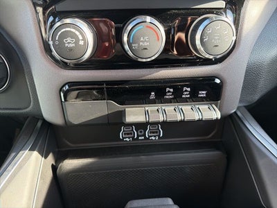 2026 RAM 1500 RAM 1500 EXPRESS CREW CAB 4X4 5'7' BOX