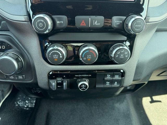 2026 RAM 1500 RAM 1500 WARLOCK CREW CAB 4X4 5'7' BOX