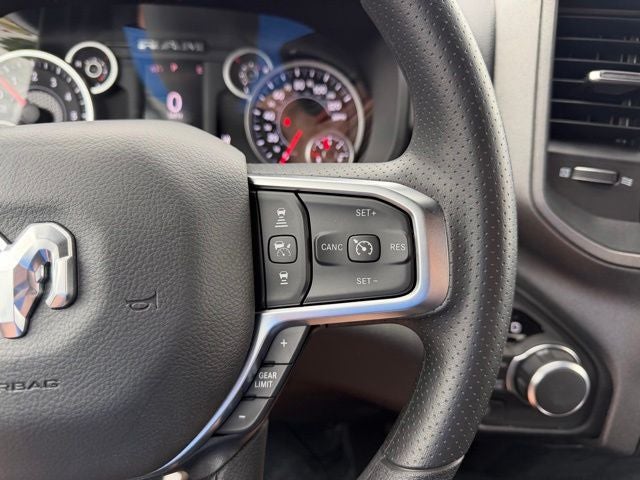2026 RAM 1500 RAM 1500 EXPRESS CREW CAB 4X4 5'7' BOX