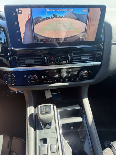 2026 Nissan Pathfinder SL